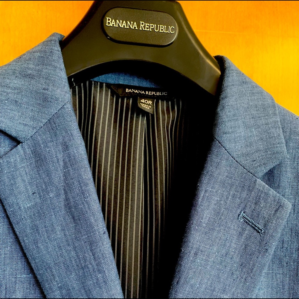 Banana Republic tailored slim fit linen suit - with 33x32 pants